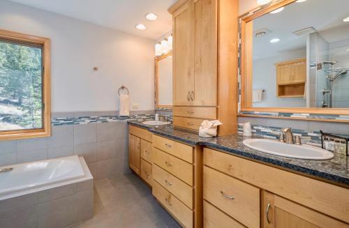 Reverie Luxury Home At Windcliff Condo