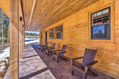 Updated 4-season Cabin On 5 Acres With Porch!