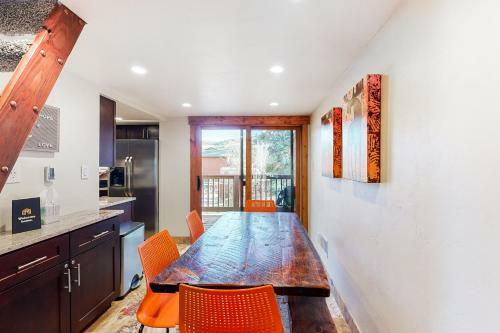 Pitkin Townhome B1