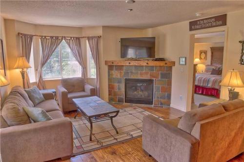 Villas At Swan's Nest #701 (Condo)