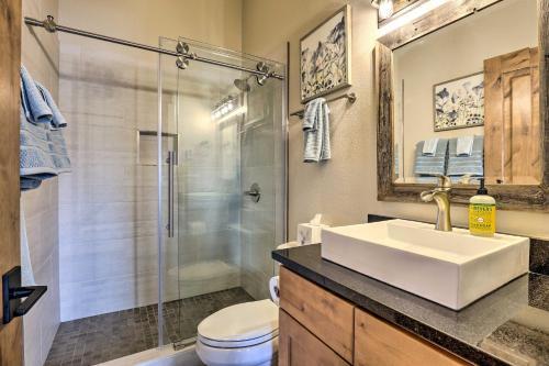 Frisco Family Townhome With Fireplace And Balcony!