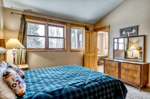 Rocky Mountain Outpost Home 8 Bedrooms Dog Friendly