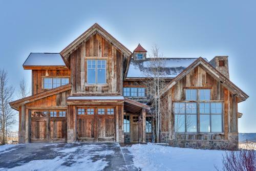 Saddle Ridge Lodge