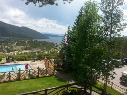 Lakeside Home With Deck And Views, 7 Miles To Rmnp!
