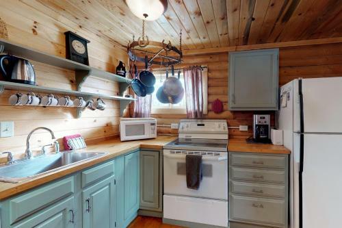 Grand Lake Cabin Escape