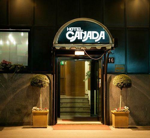 Hotel Canada(.)