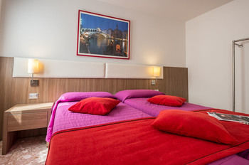 Hotel Zecchini(.)