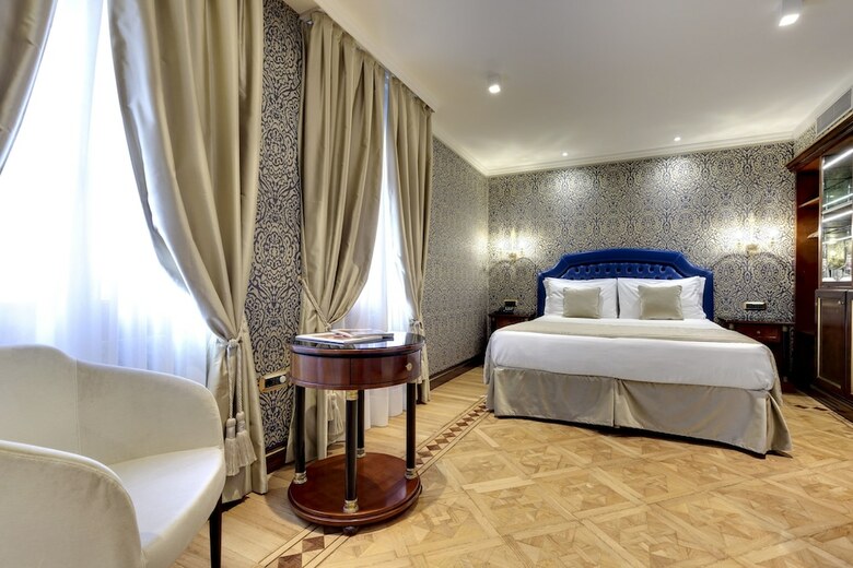 Hotel Don� Palace