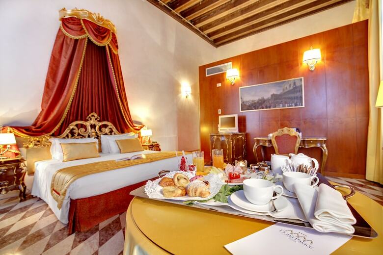 Hotel Don� Palace