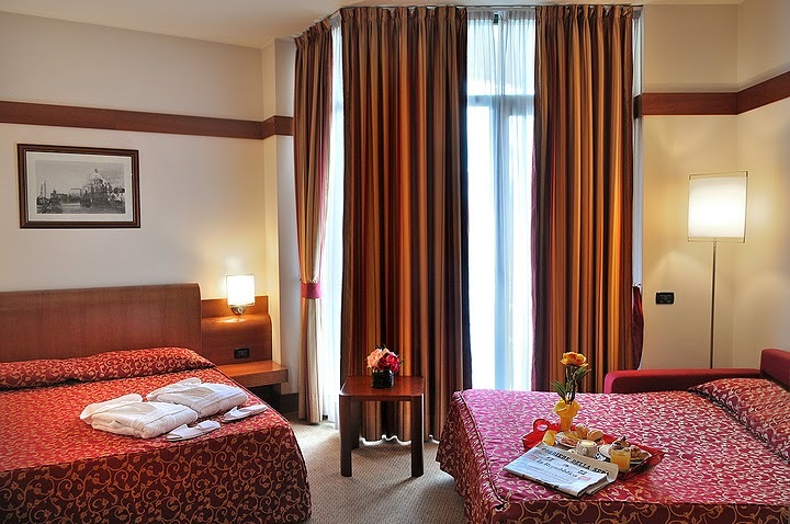 Hotel Re