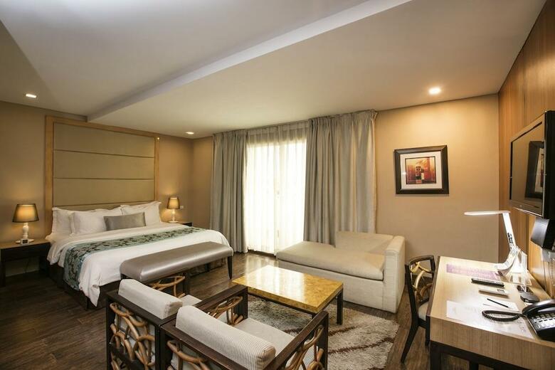 Goldberry Suites And Hotel