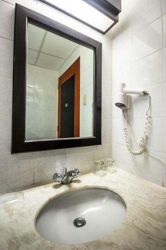 Hotel Microtel By Wyndham Sto. Tomas
