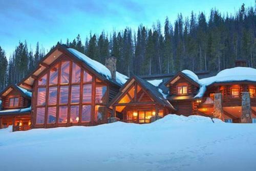 Meadowview Mountain Lodge
