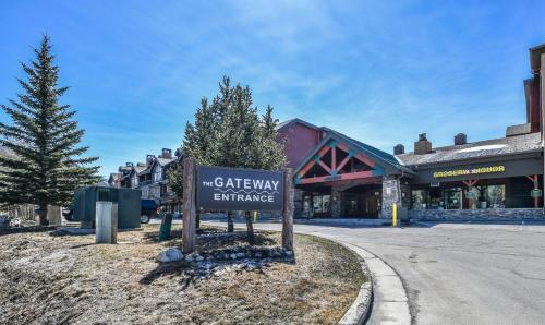 Gateway Lodge 5002