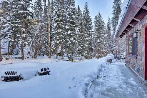 Cozy Idaho Springs Cottage With Mill Creek Views!