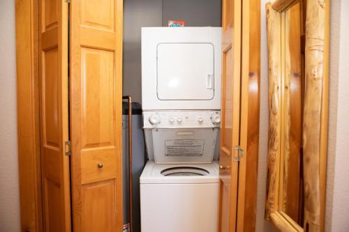 Apartamento 8750 Trappers Crossing Condo