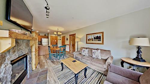 Red Hawk Lodge 2281