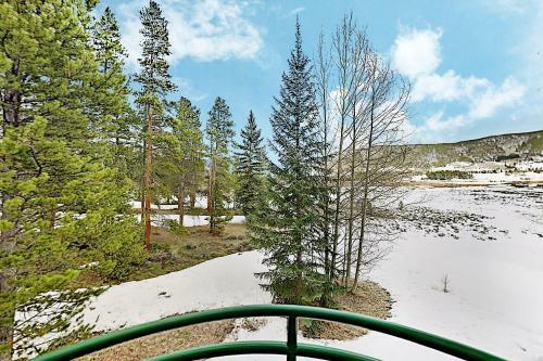 Keystone Ranch With Hot Tub, Sauna & Chef's Kitchen Home