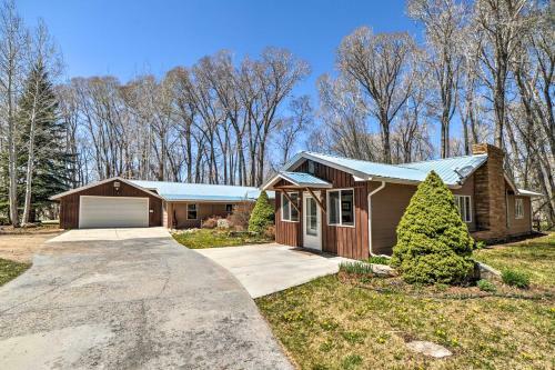 Spacious Mancos River Home With Deck On Creek And Pond!