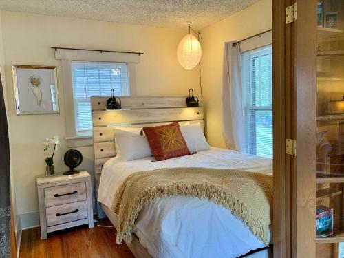 Cozy Bungalow In Downtown Loveland With Free Bikes!