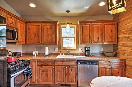 Pagosa Springs Apartment - Hot Tub And Spacious Deck