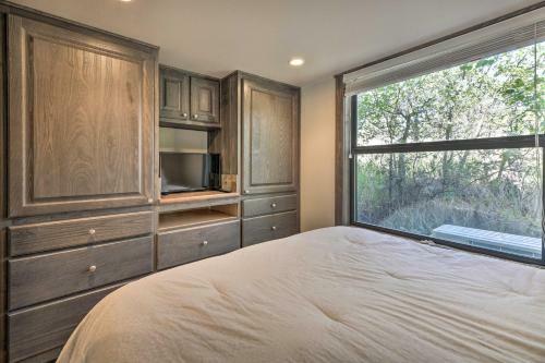 Roomy Pagosa Springs Tiny Cabin 1mi Downtown