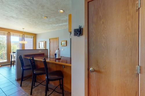 Timber Ridge Retreat