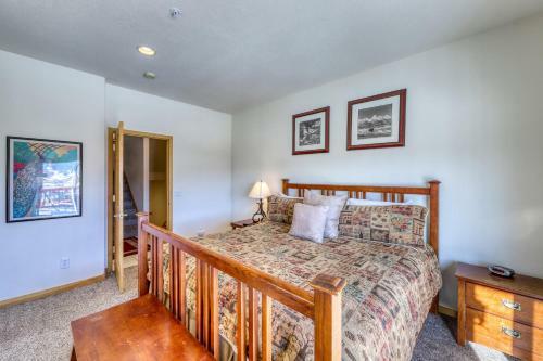 Prospector Village 105d