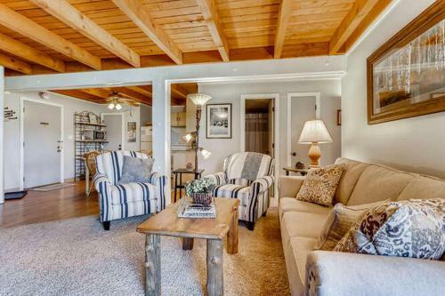 Treehouse 102d By Book By Owner