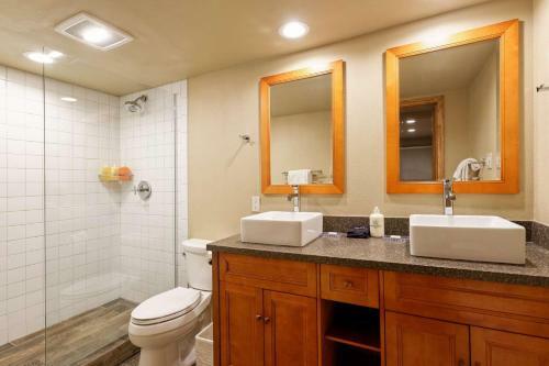 Shadowbrook 403