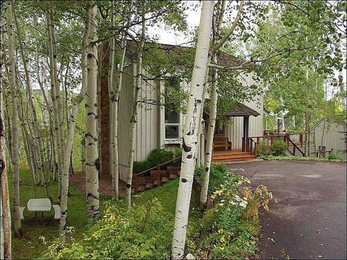 1131 Faraway Rd