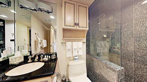 Timberline Condominium Studio Loft Unit 305