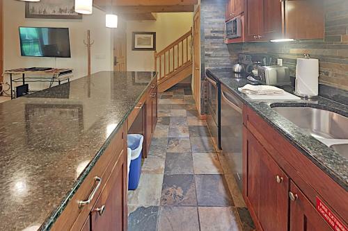 Timberline Condominium 1 Bedroom Loft Unit C3g