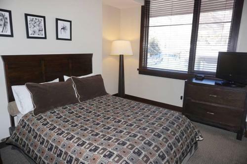 Apartamento 120 Carriage Way #2205 (203157-9419) Condo