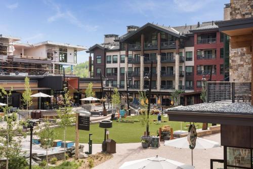 Apartamento 90 Carriage Way #3312 (203160-9297) Condo