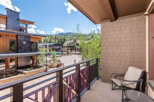 Apartamento 90 Carriage Way #3312 (203160-9297) Condo