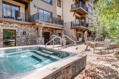Apartamento 90 Carriage Way #3312 (203160-9297) Condo