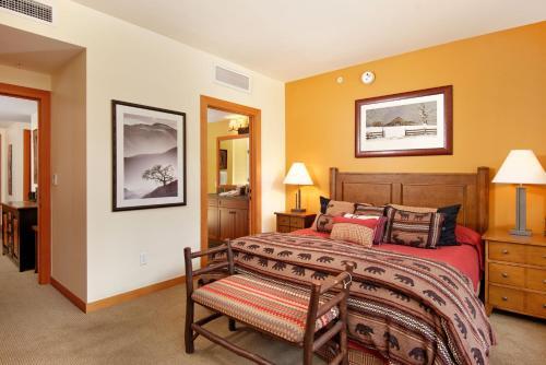 Apartamento 90 Carriage Way #3312 (203160-9297) Condo