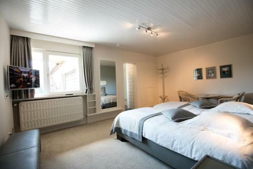 Hotel La Chaumi�re Du Lac