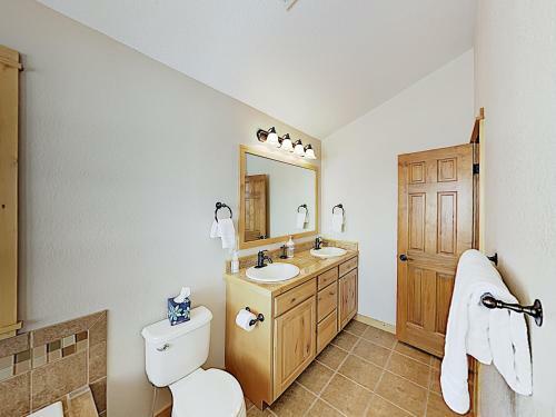Choice Mountain-view New-build With Private Garage Home
