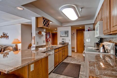 Torian Plum Plaza 401