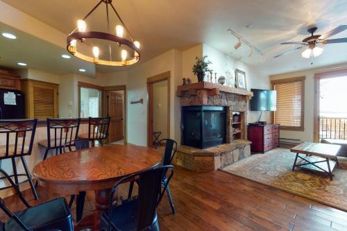 Eagle Ridge Lodge II