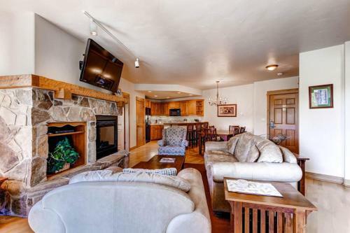 Eagle Ridge Lodge II
