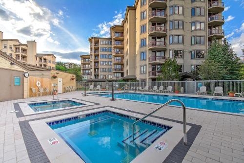 Torian Plum Plaza 507