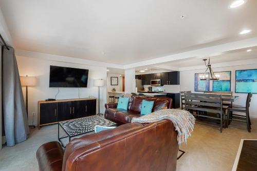 Torian Plum Plaza 507