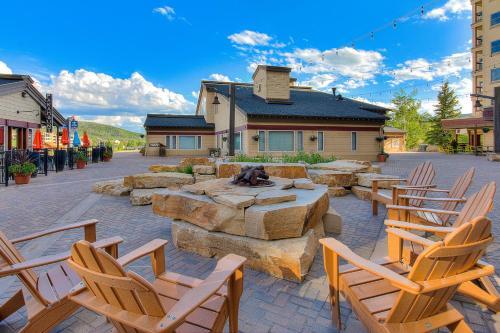 Torian Plum Plaza 507