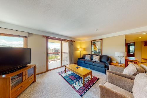 Torian Plum Plaza 507
