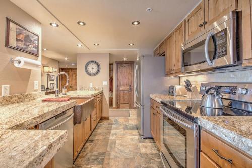 Torian Plum Plaza 507