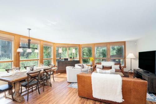 Plunge J By Exceptional Stays