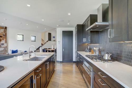 Apartamento Luxury Seclusion-stunning Mtn Views-access To Base Amenities Duplex